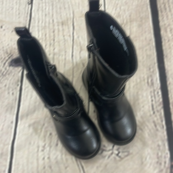 Children’s place boots infant size 6 - Picture 3 of 5